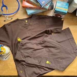 Wonderwink Brown Scrub Set